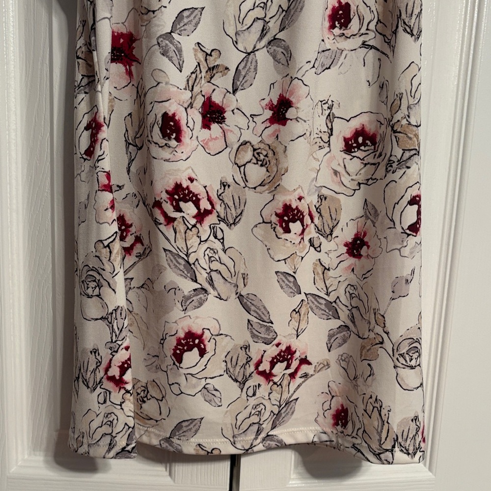 White House Black Market Floral Sleeveless Top - White and Red size XS  NWOT - Picture 5 of 10